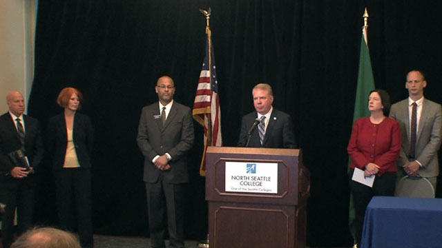 Mayor, North Seattle College discuss Aurora Bridge crash 9/25/15