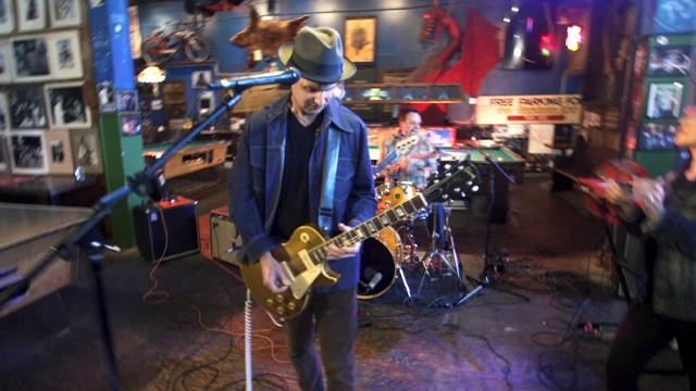 Art Zone: Danny Newcomb and the Sugarmakers perform 'Nightmare' 10/30/15