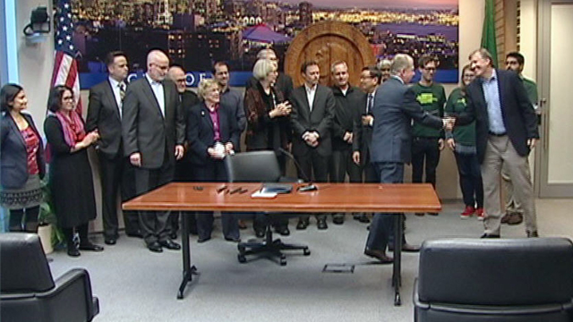 Mayor Murray signs ‘Grand Bargain’ legislation 11/17/15