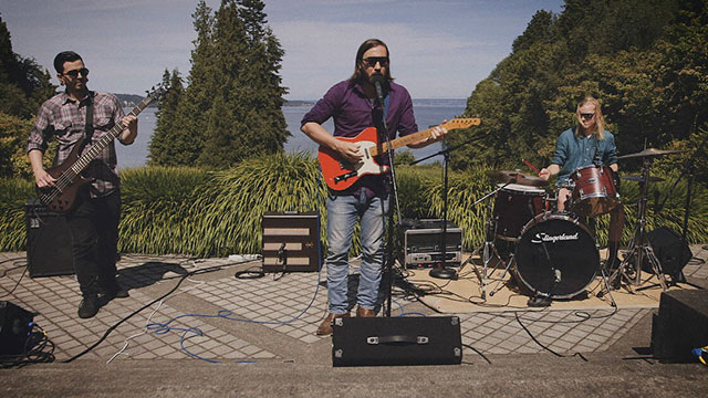 Art Zone: Ethan J. Perry & The Remedy Band perform 'Darlin'