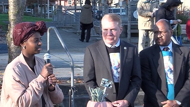 Mayor Murray celebrates Pavement to Parks project in Rainier Vista
