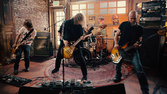 Art Zone: Windowpane performs 'The More I Run'