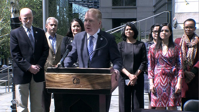 Mayor Murray signs $1 million immigrant legal defense fund 