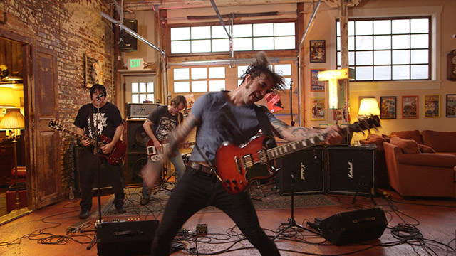 Art Zone: Big Wheel Stunt Show performs 'Draygun Raygun'