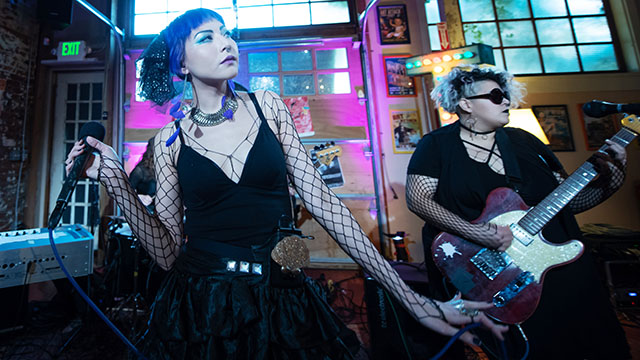 Art Zone: Razor Clam performs “Low”