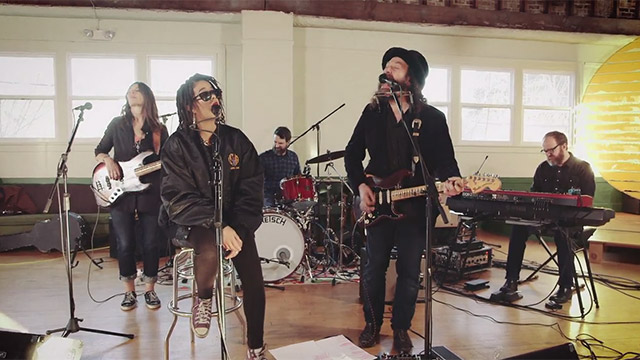 Darren Loucas performs "Oh, Grace (Happy Hour)"