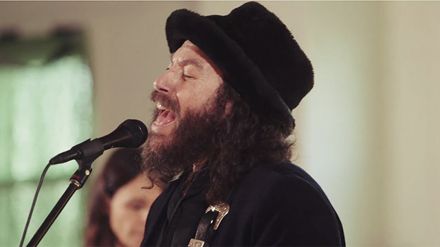 Darren Loucas performs "Cigar and Cigarette"