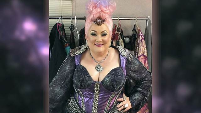 Glamour gal Christine Deaver sends a selfie