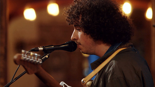 Indie alt-rock band Racoma performs “Hesitant”