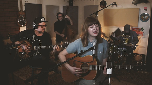 Art Zone: Tekla Waterfield and Jeff Fielder perform “Trouble In Time”