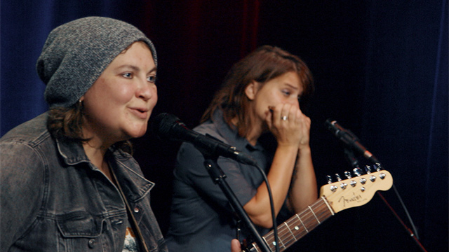 Art Zone: Betsy Olson Band performs "Train Song"