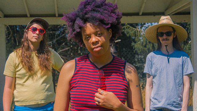 Art Zone: Black Ends perform "When I'm Alone"