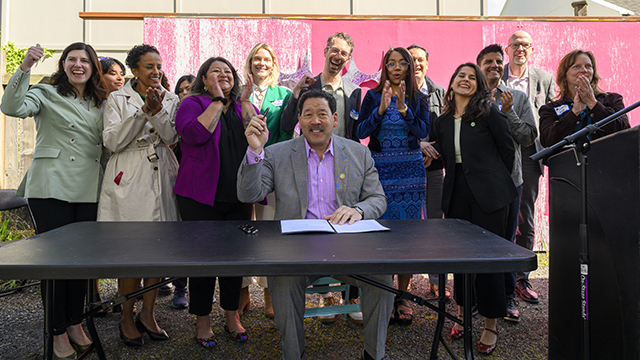 Mayor signs Earth Day executive order